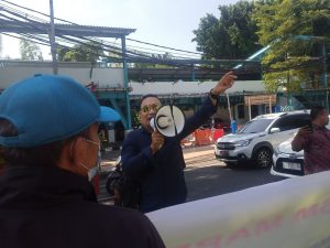 Walimurid dan LSM Demo Kantor Diknas Jatim, Minta Gubernur Evaluasi Kadisdik Yang Baru