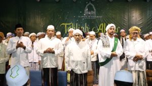 Bupati – Wabup Sampang Bersama Puluhan Ribu Jemaah Hadiri Tabligh Akbar Haul Habib Muhammad Bin Hafidz