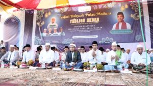 Bupati – Wabup Sampang Sambut Kedatangan Ustadz Abdul Somad Saat Tabligh Akbar di Robatal