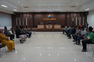 Puluhan Pesilat Dipulangkan Minta Maaf kepada Orang Tua di Mapolres Gresik