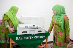 Serahkan Bantuan Inkubator dan Fototerapi Gratis, Khofifah : Ikhtiar Muslimat NU Masifkan Penurunan AKB di Indonesia