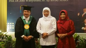 Gubernur Khofifah Hadiri Tasyakuran Pengukuhan Prof Joni Jadi Guru Besar Unair
