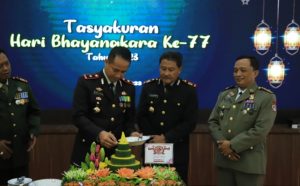 Polres Gresik Gelar Upacara HUT Bhayangkara ke – 77