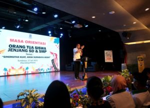 DI MOMEN MASA ORIENTASI ORANG TUA SISWA, WALI KOTA ERI CAHYADI: SEKOLAH NEGERI ATAU SWASTA SAMA SAJA