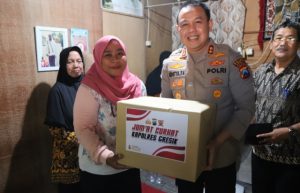Gelar Jumat Curhat di Randuagung, Kapolres Gresik Door to Door ke rumah warga