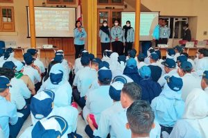 Gelar Sosialisasi Untuk Pelajar, Tim Penyuluh Hukum Kumham Jatim Angkat Materi Tentang Dampak Bullying