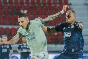 Arema FC Harus Puas Imbang 3-3 Lawan Persib Bandung