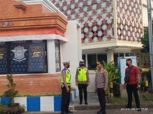 Kapolres Badung Turun Langsung Cek Personil Yang Tergelar di Lapangan 