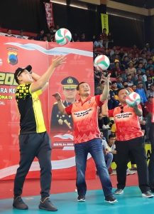 Kapolda Jateng Irjen Pol Ahmad Luthfi Hadiri Upacara Pembukaan Bola Volley Kapolri Cup Zona IV di GOR Bahurekso Kendal
