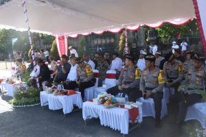 Kapolres Badung Hadiri Pelantikan Polisi RW / Banjar Di Lapangan Puputan Margarana Renon