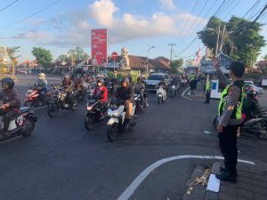 Pagi-Pagi Kabag Ops Badung Cek Personil Tergelar di Lapangan 