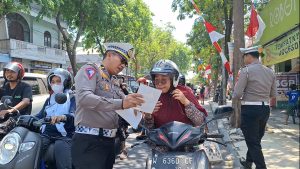Satlantas Polres Gresik Bagikan Kumpulan Soal Ujian Teori SIM dalam bentuk Barcode