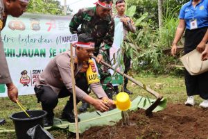 Polres Badung Gelar Aksi Tanam Seribu Pohon 
