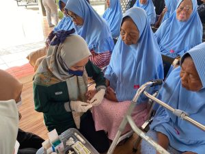 HUT RI ke – 78 Polresta Malang Kota Bersama Komunitas Anak Bangsa Gelar Aksi Kemanusiaan