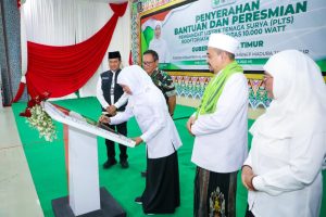 Gubernur Jatim Resmikan PLTS Atap 10.000 Watt di Pon