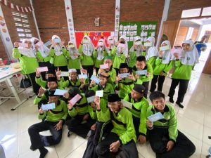 Tiga SD Hidupkan Sahabat Pena
