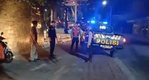 Polsek Kuta Utara Gelar Blue Laight Patrol Sasar Lokasi Rawan Kriminalitas.