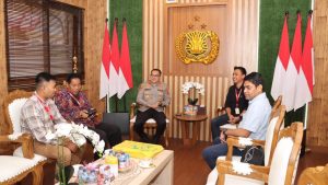 Atas Konsistensinya Menjaga Kamtibmas, Kapolresta Denpasar Terima Reward Dari Manajeman Alfamart Cabang Bali