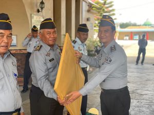 Lepas Ka.Seksi Binadik Purna Tugas, Ka.Lapas Pamekasan Sampaikan Apresiasi Atas Dedikasinya