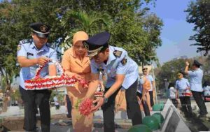 Peringati Hari Lahir, Kemenkumham Jatim Ziarah ke Makam Pahlawan