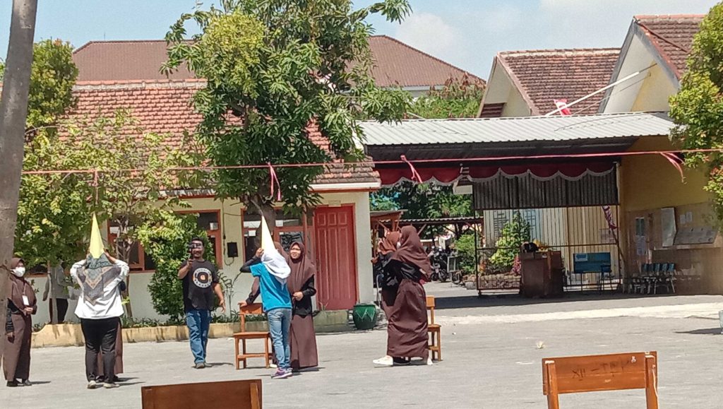 Sambut Dirgahayu RI, Guru SMK Unitomo Semarakkan dengan Lomba