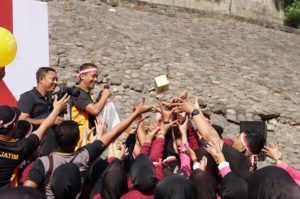 Polres Gresik Gelar Olahraga Bersama Peringati Hari Jadi Polwan RI ke-75