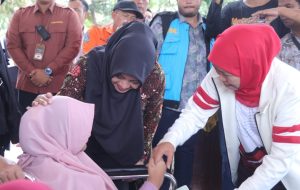 Gubernur Jatim Beri Bansos Warga Kabupaten Mojokerto