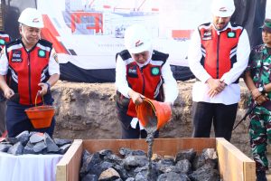 Gubernur Khofifah Perpanjang Dermaga dan Perluas Gudang Pelabuhan Probolinggo