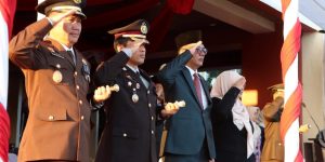 Kapolres Sumenep Bersama Forkopimda Hadiri Upacara Penurunan Bendera Di HUT RI Ke-78