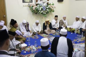 HADIRI HAUL MASYAYIKH, WALI KOTA ERI CAHYADI MINTA DIDOAKAN SURABAYA AGAR TERHINDAR BENCANA DAN MALAPETAKA