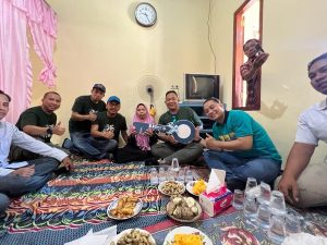 PEMKOT SURABAYA BERSAMA IKA ITS JATIM BANTU RUTILAHU WARGA MULYOREJO