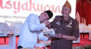 SAMBUT HUT KE-78 RI, WALI KOTA ERI GELAR TASYAKURAN BERSAMA LVRI SURABAYA