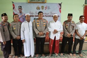 Dalam Rangka Polri Peduli Budaya Literasi, Polres Bondowoso Berikan Buku Kepada Ponpes Nurul Burhan Badean