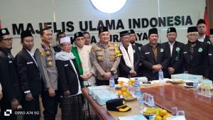 Kapolrestabes Surabaya dan Pejabat Utama, serentak Sambangi Toga dan Tomas dalam Rangka Silaturahmi