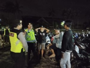 Demi Menjaga Kamtibmas Masyarakat, Polsek Abiansemal Tingkatkan Blue Light Patrol 