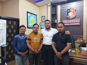 Kasat Reskrim Polres Nganjuk AKP Fatah Meilana menyambut hangat kedatangan awakmedia dari Surabaya