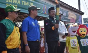 Bupati Sidoarjo Lepas Kirab Api Porprov VIII Jatim Start Candi Pari