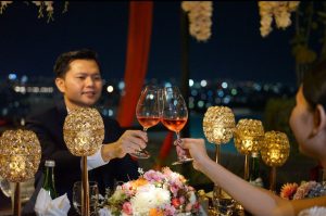 Join Romantic Dinner berhadiah voucher makan dan voucher menginap di Platinum Hotel Tunjungan Surabaya