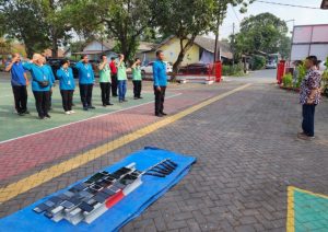 Musnahkan Barang Bukti Puluhan Handphone Hasil Sidak Selama Tujun Bulan