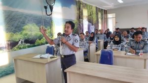 BRIEFING PERDANA PEGAWAI BAPAS PAMEKASAN DIBAWAH ARAHAN IBU SITI SUNARIYAH SEBAGAI Plt. KEP