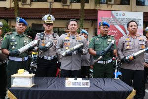 Cipta Kondisi Polisi Bersama TNI Amankan Ratusan Ranmor Diduga Untuk Bali di Kota Malang