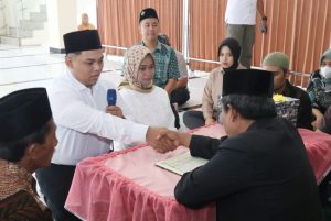 Polres Gresik Fasilitasi Sejoli Pembuang Bayi Menikah di Masjid Al Aziz