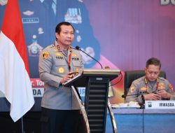 Kapolda Jatim memimpin Anev sitkamtibmas untuk dapat melakukan persiapan pada saat pemilu 2024 berjalan aman dan kondusif