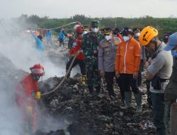 Kapolresta Bersama Forkompinda Pantau Kegiatan Penyemprotan Dan Injeksi Air di TPA Suwung