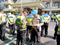 Anggota Satgas Banops Mantap Brata Agung 2023-2024 Cek Kelengkapan Personil.