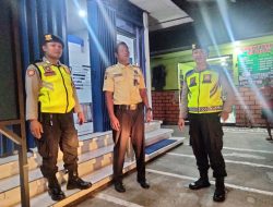 Patroli Biru Polsek Mengwi Ajak Satpam Bank Jaga Kamtibmas