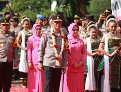 Kapolda Jatim yang Baru Irjen Pol Imam Sugianto Disambut Tari Reog dan Beskalan