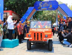 Gubernur Khofifah Lepas Parade 260 Kendaraan Konversi Listrik Karya Siswa SMK Jatim