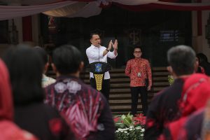 WALI KOTA ERI CAHYADI IMBAU ASN DAN NON ASN PEMKOT SURABAYA RUTIN SALAT JAMAAH DI MASJID