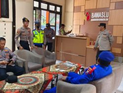 Mendekati 14 Februari, Polres Bangkalan Intensifkan Patroli di Bawaslu dan KPU